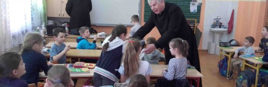 Wizyta Ks. Proboszcza w szkole