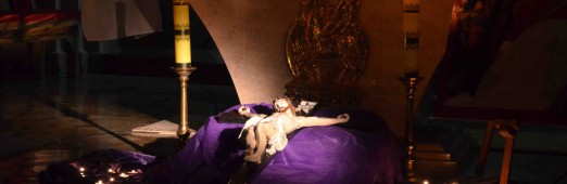 Adoracja Krzyża w naszej  świątyni